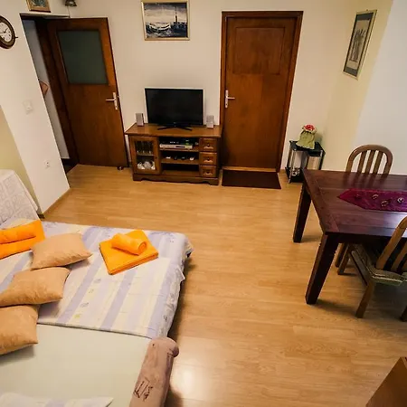 Apartment Mandalinski