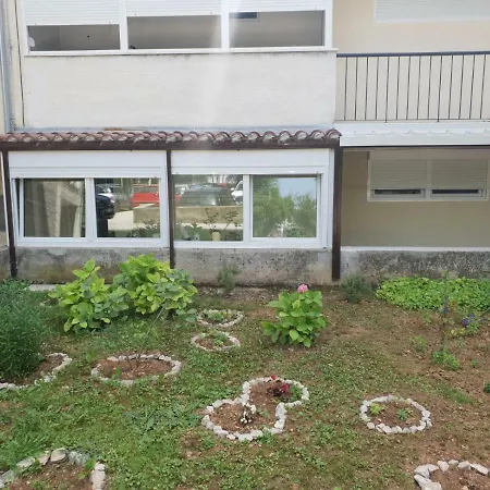 Apartment Mandalinski *